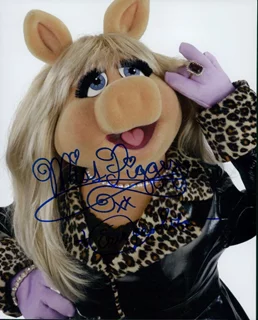 Eric Jacobson autograph