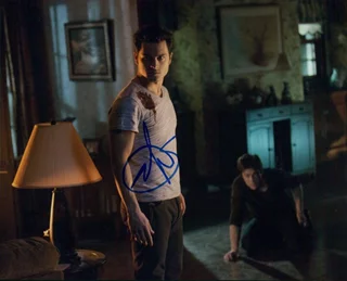 Michael Malarkey autograph