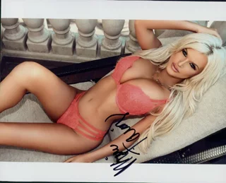 Kina Tavarozi autograph