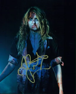 Scout Taylor-Compton autograph