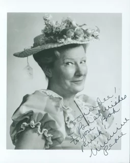 Minnie Pearl autograph