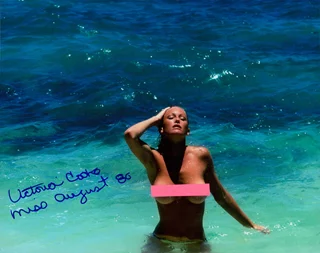 Victoria Cooke autograph