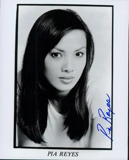 Pia Reyes autograph