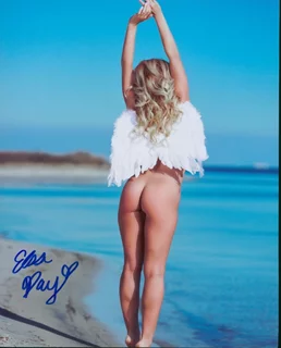 Elsa Day autograph