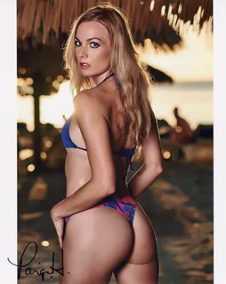 Paige Hudson autograph