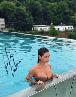 Rebecca Karalash autograph