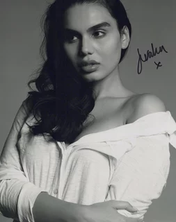 Juvahn Victoria autograph