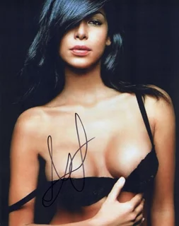 Moran Atias autograph