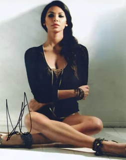 Moran Atias autograph