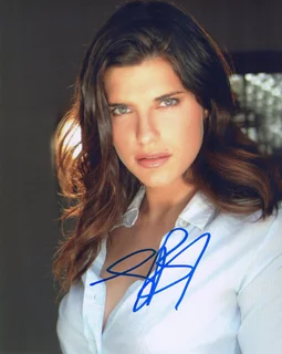 Lake Bell autograph