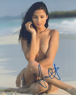 Jessica Gomes autograph