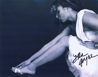 Ella Joyce autograph