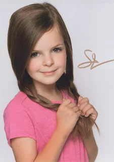 Samara Lee autograph