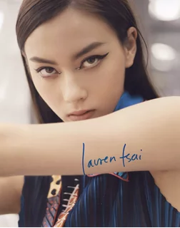 Lauren Tsai autograph