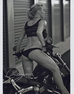 Rayma Fisher autograph