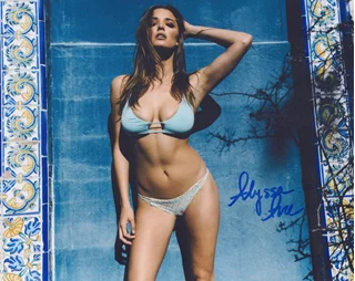 Alyssa Arce autograph
