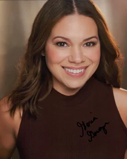 Gloria Garayua autograph