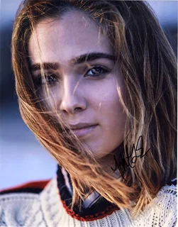 Haley Lu Richardson autograph
