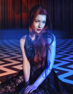 Chrysta Bell autograph