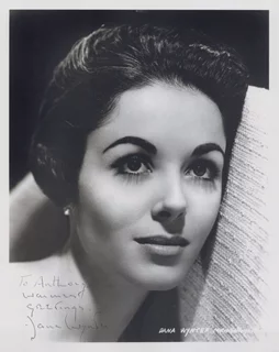Dana Wynter autograph