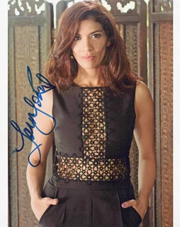 Laura Gomez autograph