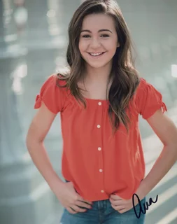 Ava Bianchi autograph