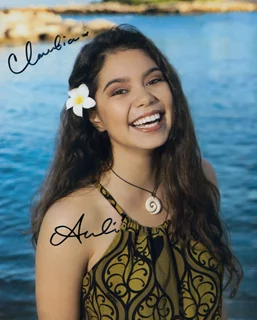 Auli'i Cravalho autograph