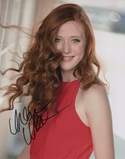 Chloe Ray Warmoth autograph