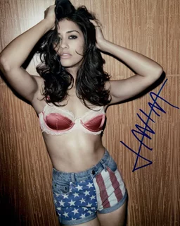 Janina Gavankar autograph