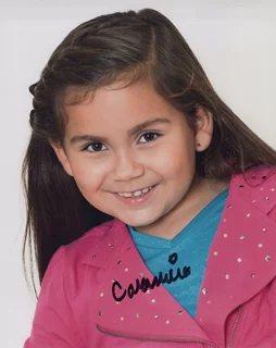 Carmina Garay autograph