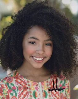 Mirabelle Lee autograph