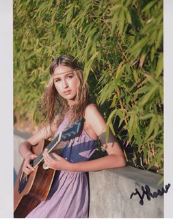 Trinity Rose autograph