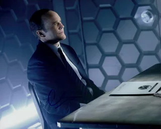 Clark Gregg autograph