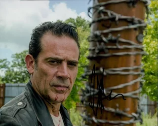 Jeffrey Dean Morgan autograph