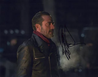 Jeffrey Dean Morgan autograph