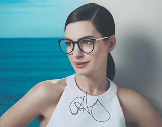 Anne Hathaway autograph