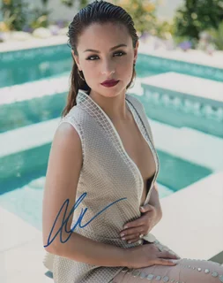 Aimee Carrero autograph