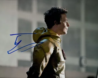Tom Cavanagh autograph