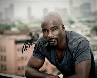Mike Colter autograph