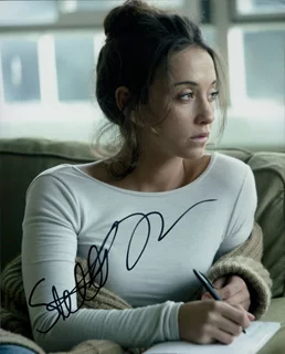 Stella Maeve autograph