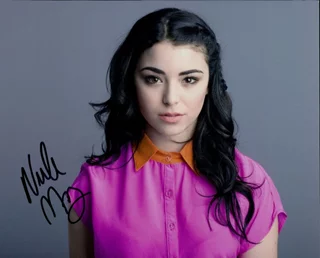 Nicole Munoz autograph