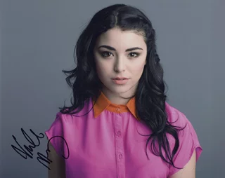 Nicole Munoz autograph