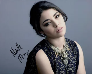 Nicole Munoz autograph