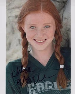 Chloe Ray Warmoth autograph
