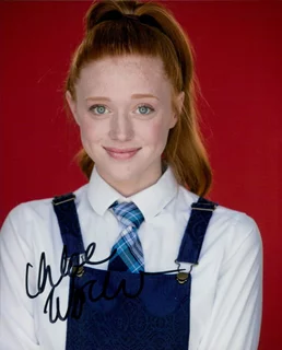 Chloe Ray Warmoth autograph