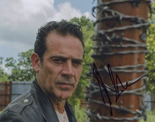 Jeffrey Dean Morgan autograph