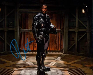 Idris Elba autograph