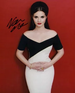 Vanessa Marano autograph