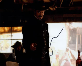 Timothy Olyphant autograph