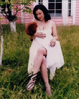 Jennifer Tilly autograph